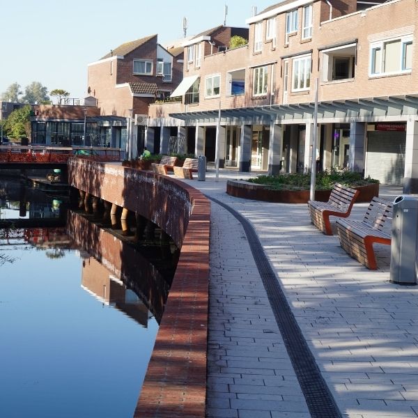 866607 straatmeubilair zitbanken draaibare stoelen